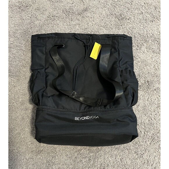 NWT Beyond Yoga Convertible Gym Bag Backpack Black Tote Carrying Case - Picture 2 of 9